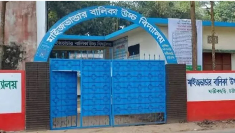 ভোটকেন্দ্রের এনভিআরসহ সরঞ্জাম চুরি